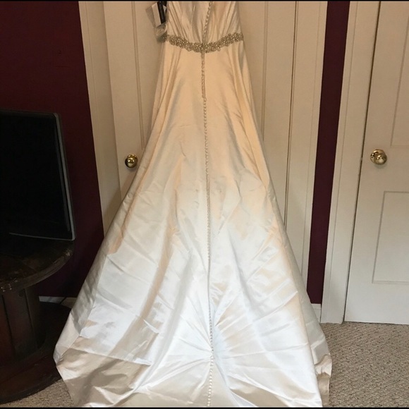 Justin Alexander Wedding dress - Picture 2 of 7